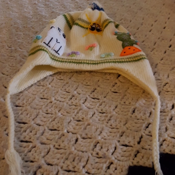 Knit hat. - Picture 4 of 5